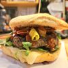 SPICY BURGER con nachos e salsa DIP piccantina - immagine 2